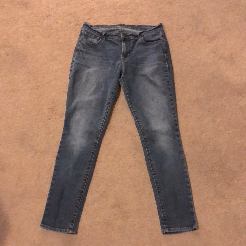 Women's Size 6 Short Old Navy Straight Leg Jeans